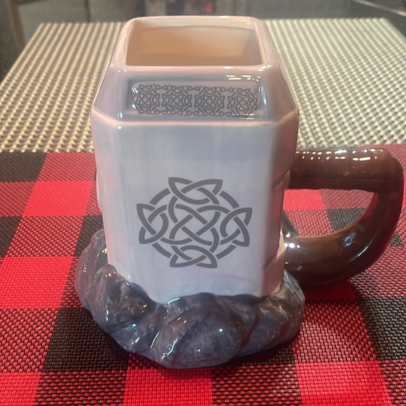 The Avengers - Thor - Hammer Mug - Picture 2 of 6